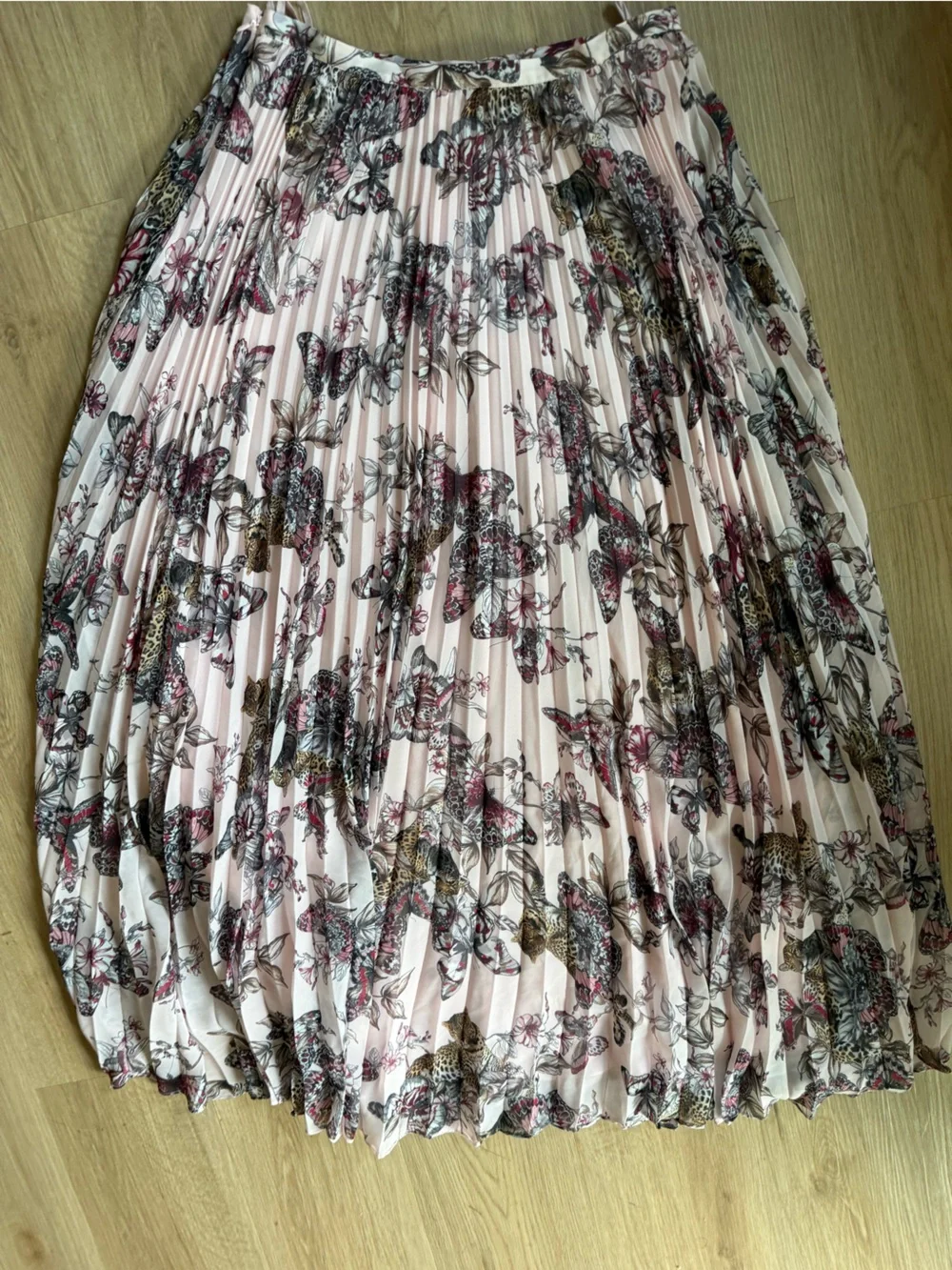L’ Agence TORIN  RASHA LIGHT NECTAR PINK MULTI BUTTERFLY JUNGLE SET SKIRT + TOP